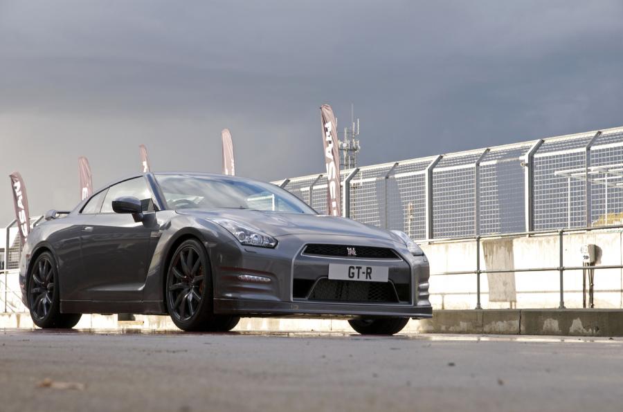  Nissan GT-R 2013 года  (EU) (фото 31 из 69)